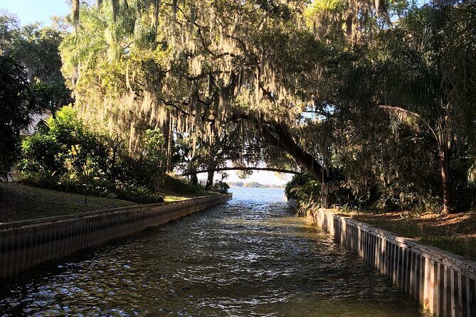 1 Hour Historical Wildlife Tour of The Famous Chain of Lakes - Getting settled at Harborside and what the ride is really like