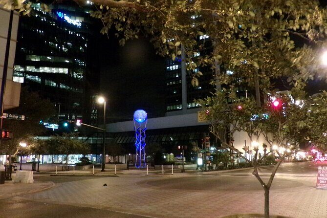 Awesome Scavenger Hunt: Lake Eola's Art Scene & Scenery - A self-guided Lake Eola art hunt that feels like a scavenger mission