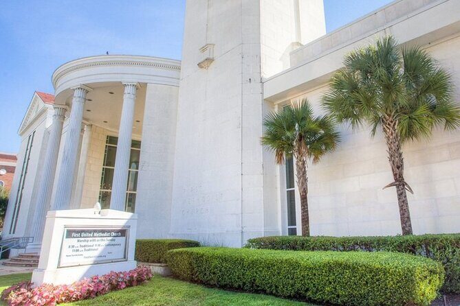 Awesome Scavenger Hunt: Lake Eola's Art Scene & Scenery - Orange County Regional History Center: mixing place-based cues with art hunting