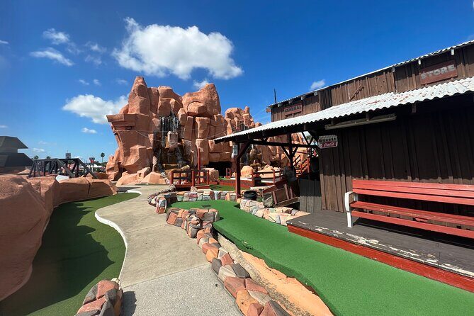 Bonanza Golf & Gifts Entry Ticket in Orlando - Service, group size, and what it means for your day
