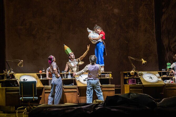Drawn to Life presented by Cirque du Soleil and Disney - The 90-minute show: animation-table story plus real physics