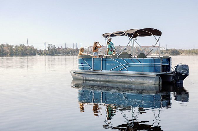 Enjoy a Pontoon on our beautiful Lake Bryan. - Driving rules in Florida: who can steer and what the $3 course really means