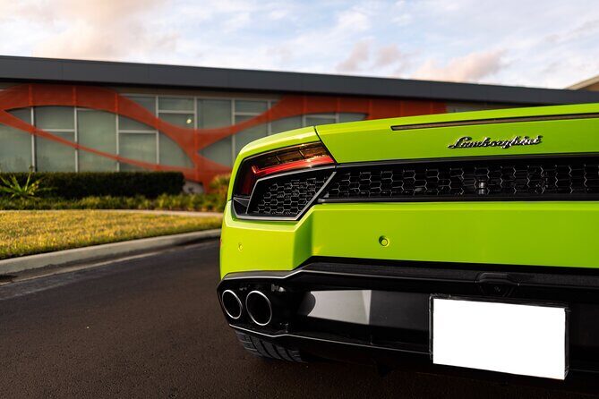 Exotic Car rental in Orlando - Service Quality in Real Life: Efficient Help vs. Counter Surprise