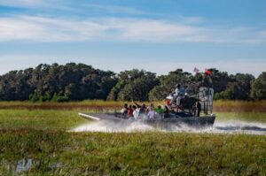 From Orlando: Airboat Tour & Gatorland with Hotel Pickup - Hotel pickup and the smooth start from Orlando