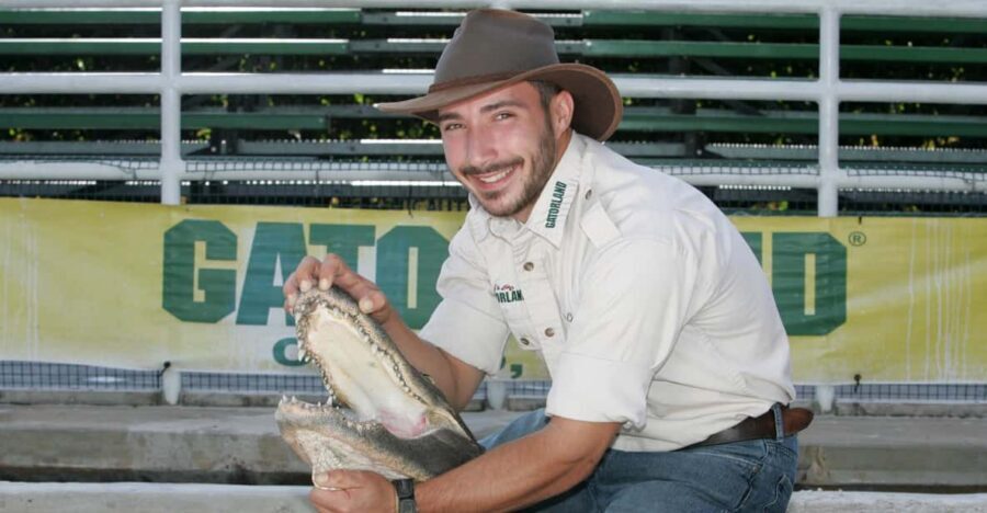 From Orlando: Airboat Tour & Gatorland with Hotel Pickup - Arriving at Gatorland: what the park experience is really like