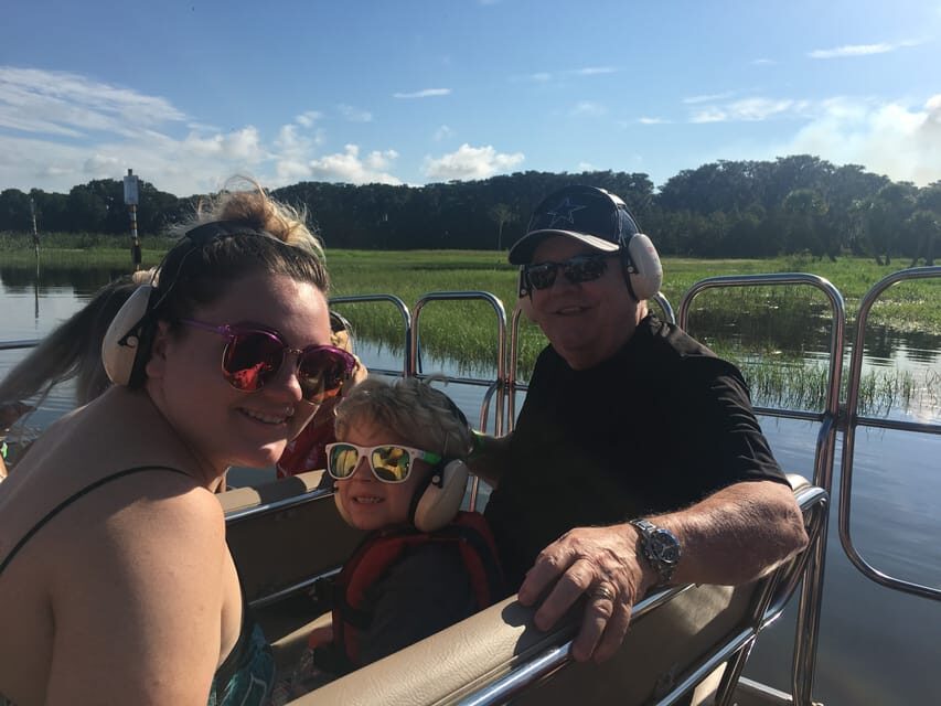 From Orlando: Airboat Tour & Gatorland with Hotel Pickup - Why the small group (up to 14) makes the day better