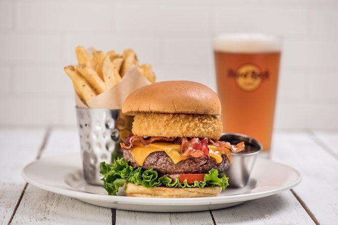 Hard Rock Cafe Orlando - Entering the cafe: how the experience starts at your meeting point
