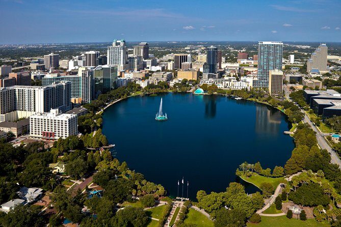 ICONic City Tour Of Orlando - Stop 1: Winter Park boat cruise on the Chain of Lakes