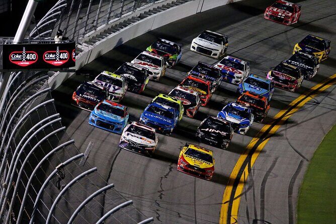 NASCAR Coke Zero 400 Race Day Packages - The race-day crowd and the value of going with a plan