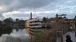Orlando: Disneyworld and Universal Studios Personal Planner - From First Meeting to Park-Ready: What You Get Set Up For