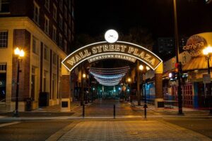 Orlando Haunts Boos and Booze Haunted Pub Crawl - What the tour includes (and what you’ll still pay for)