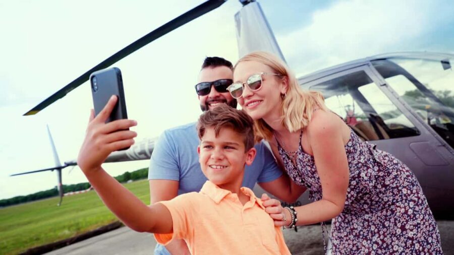 Orlando: Narrated Helicopter Flight Over Theme Parks - From the reception desk to takeoff: what happens first