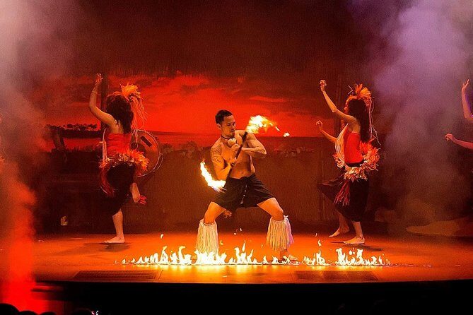 Orlando Polynesian Fire Luau and Dinner Show Experience - From the welcome to the buffet dinner: how the night starts