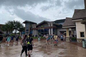 Orlando Private City Sightseeing Tour with Pickup - Universal CityWalk: guided choices, plus mini-golf and meal-scented wandering