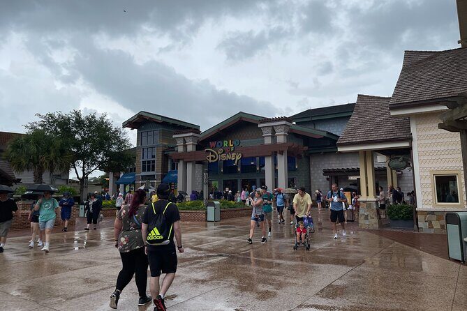 Orlando Private City Sightseeing Tour with Pickup - Universal CityWalk: guided choices, plus mini-golf and meal-scented wandering