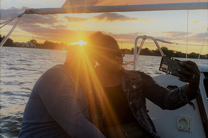 Private 2-Hour Sunset Sailing Tour on Lake Fairview - Life aboard a 25-foot sailboat: cockpit comfort and below-deck space