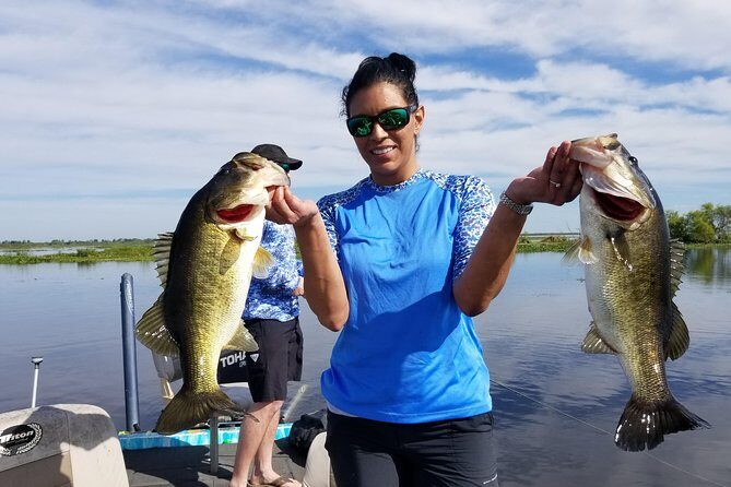 Private Lake Tohopekaliga Fishing Charter near Orlando - Your licensed captain and the 21 boat setup