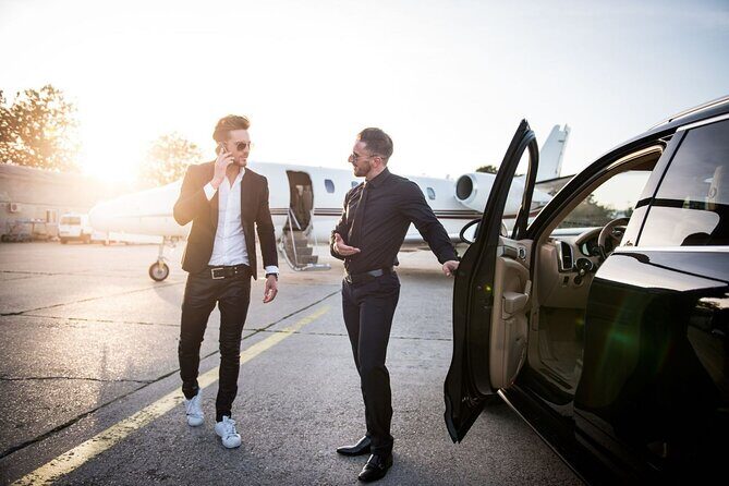 Private One-way Transfer Orlando International Airport To Orlando - Choosing your vehicle: matching car size to your group and luggage