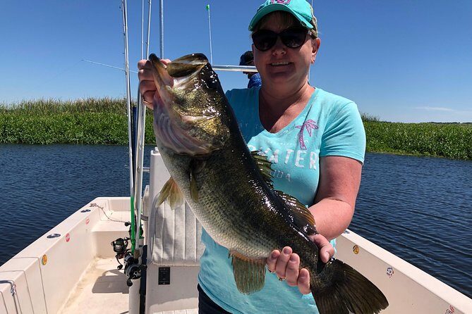 Private Orlando Fishing Charter on Butler Chain of Lakes (4, 6, 8, or 12-Hours) - The Orlando Lake View Bonus: Homes, Clarity, and Calm Water
