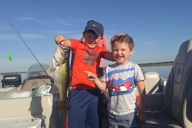 Private Pontoon Fishing Charter on Lake Tohopekaliga in FL - The Price Setup: Is $825 a Good Deal for Your Group?