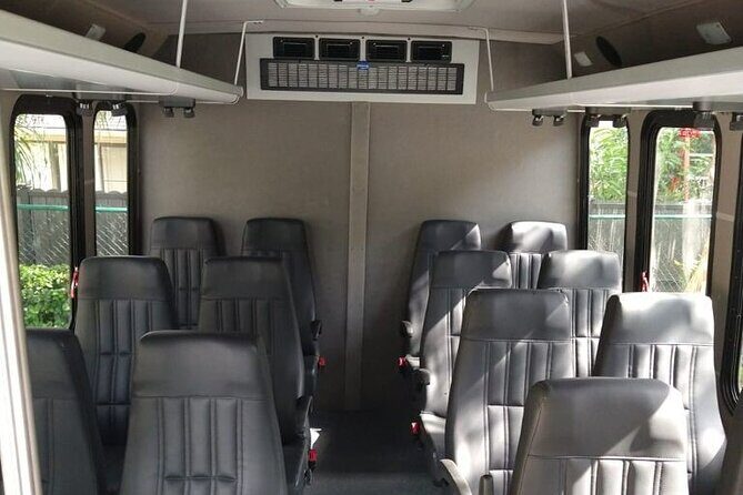Private Transfer from MCO to Orlando Hotels Round Trip - Driver communication and flight delays: why it reduces stress