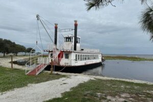 Riverboat Sunset Cruise in St Cloud - Boarding at the St Cloud Marina: What You’ll Notice First