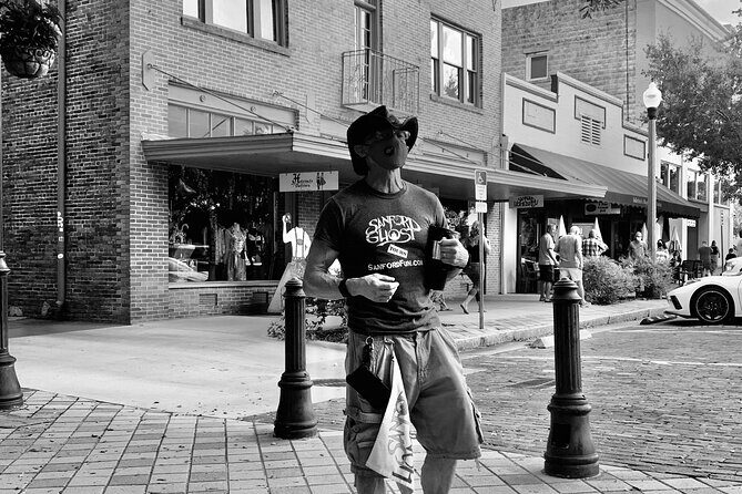 Sanford Ghost Tour - How the guide keeps the night engaging (without losing control)