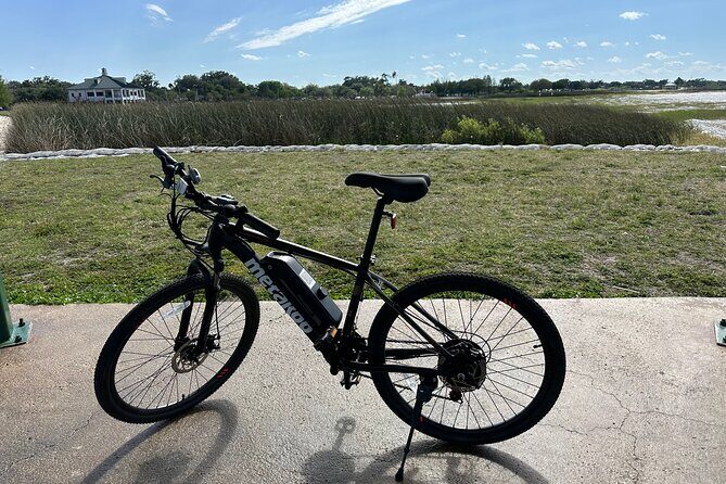 Self Guided Lakefront Tour on Electric Bike in Kissimmee (3 hrs.) - St. Cloud downtown via a 1-mile trail on Florida Avenue