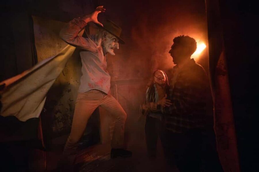 Universal Orlando Resort: Halloween Horror Nights - Scare Zones: Fear Without the Queue Commitment